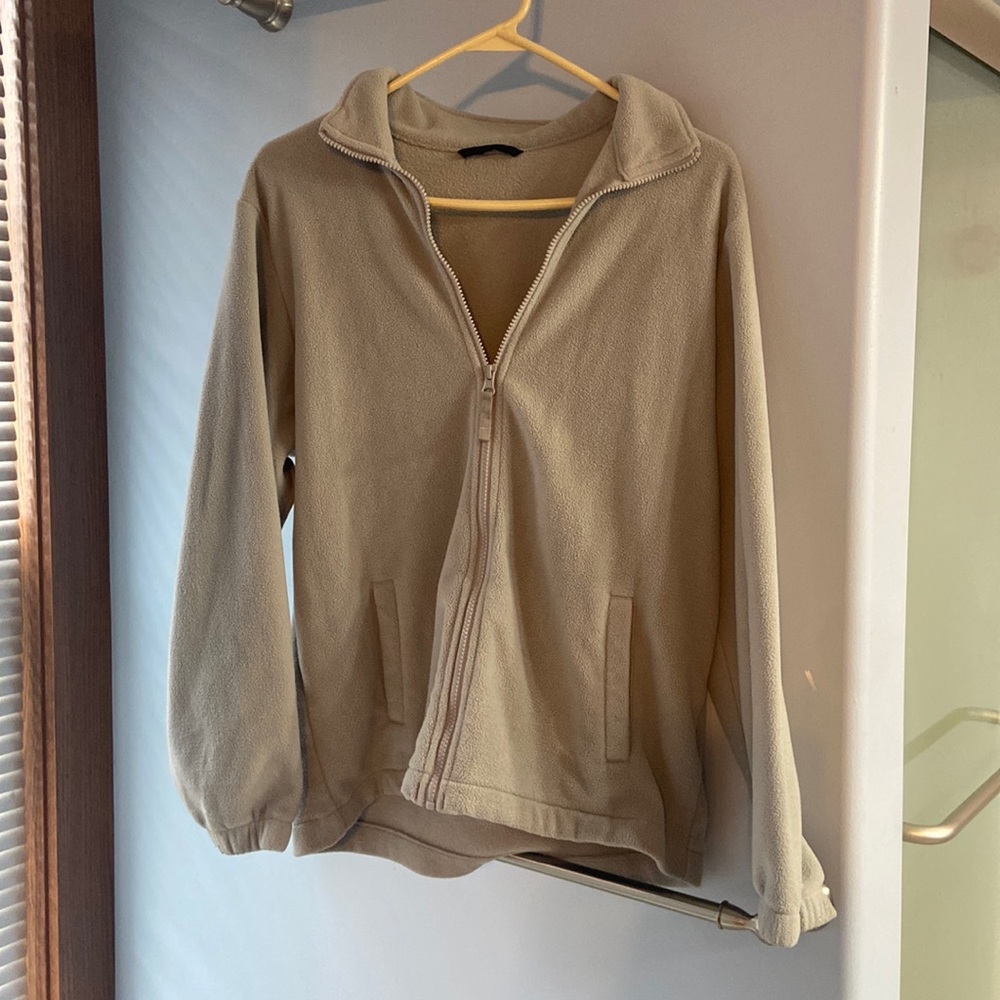 Good used condition fleece jacket.